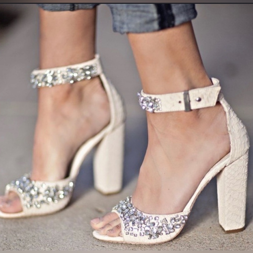 Brand New Alice and Olivia Vanessa heels